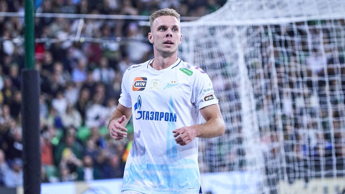 Гол Глушенкова признан лучшим по итогам сентября