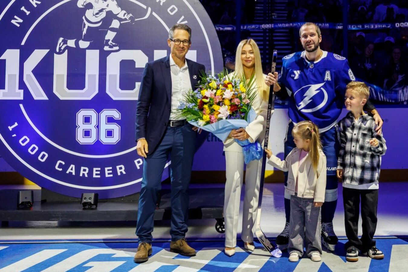 «Добро пожаловать в клуб». Российский хоккеист Никита Кучеров набрал 1000 очков в НХЛ