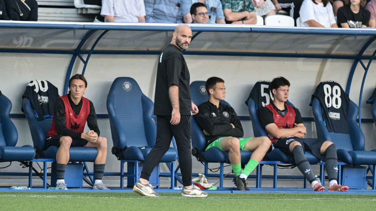 Главный тренер ФК «Оренбург» ушел в отставку после очередного проигрыша команды