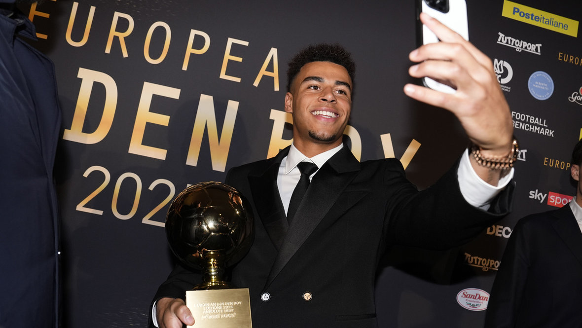 Вингер «ПСЖ» и сборной Франции Дезире Дуэ стал лучшим молодым футболистом Европы