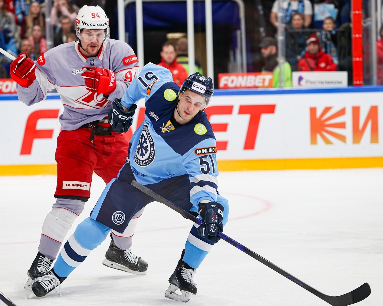 Голевая перестрелка и валидольный матч: ХК «Спартак» отыграл четыре шайбы в игре с «Сибирью»