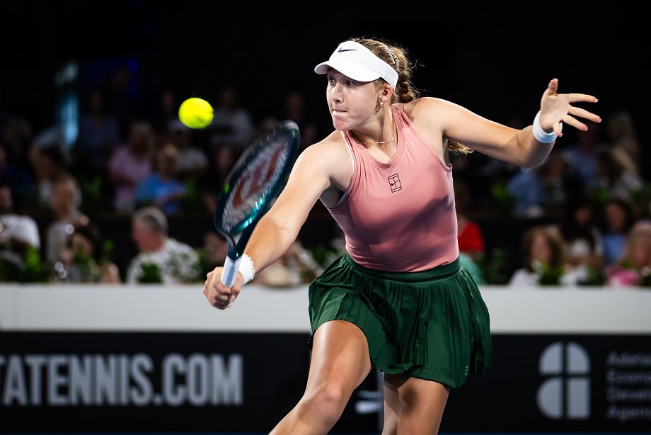 «Было тяжело». Мирра Андреева обыграла соотечественницу и вышла в финал теннисного турнира в Аделаиде
