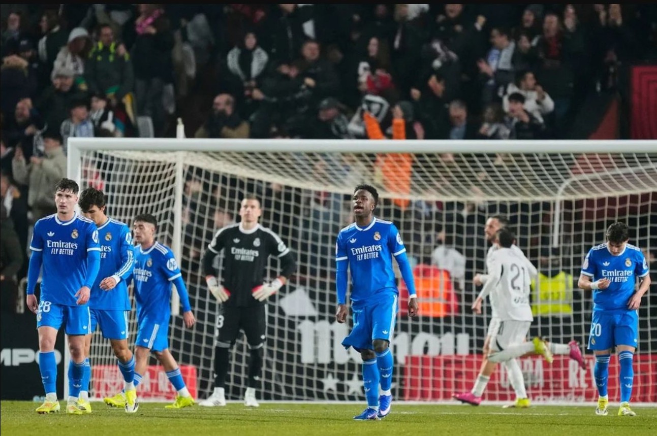 «Мы достигли дна». Мадридский «Реал» проиграл первый матч без Алонсо и вылетел из Кубка Испании