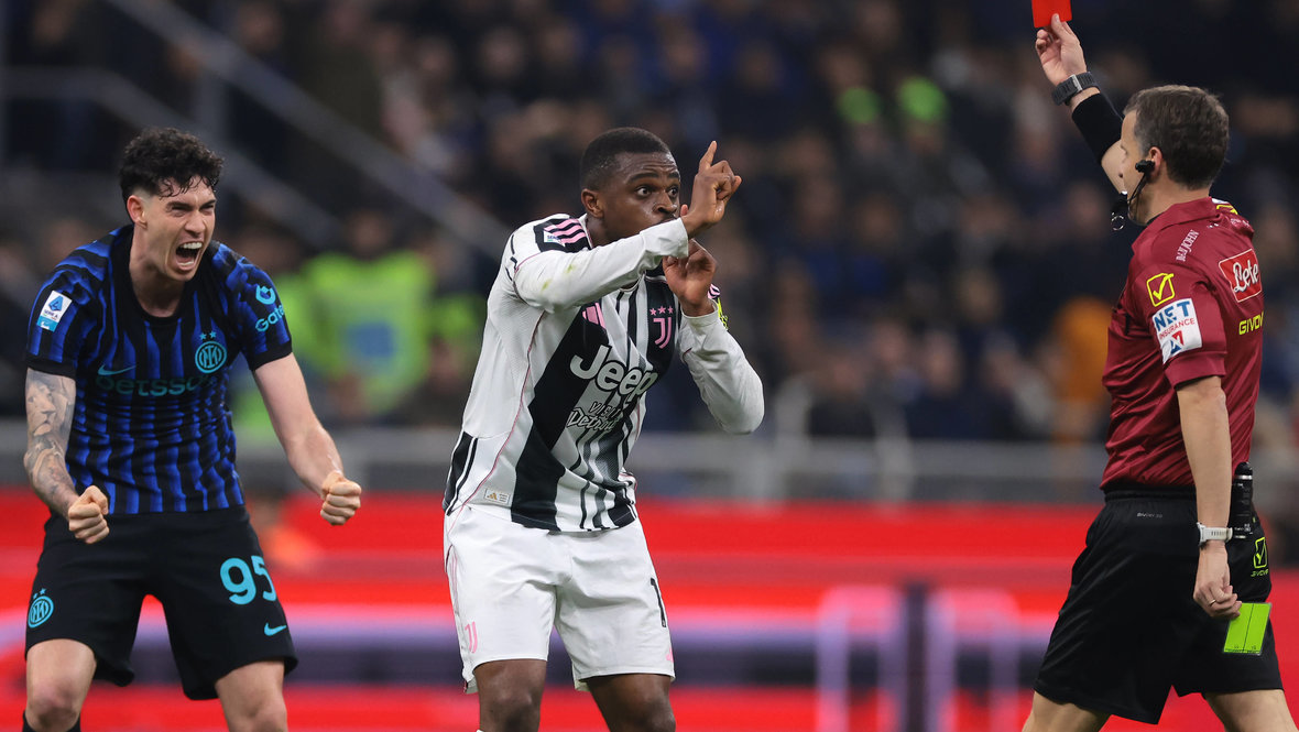 Безумное дерби Италии: Арбитра матча хотят отстранить на месяц