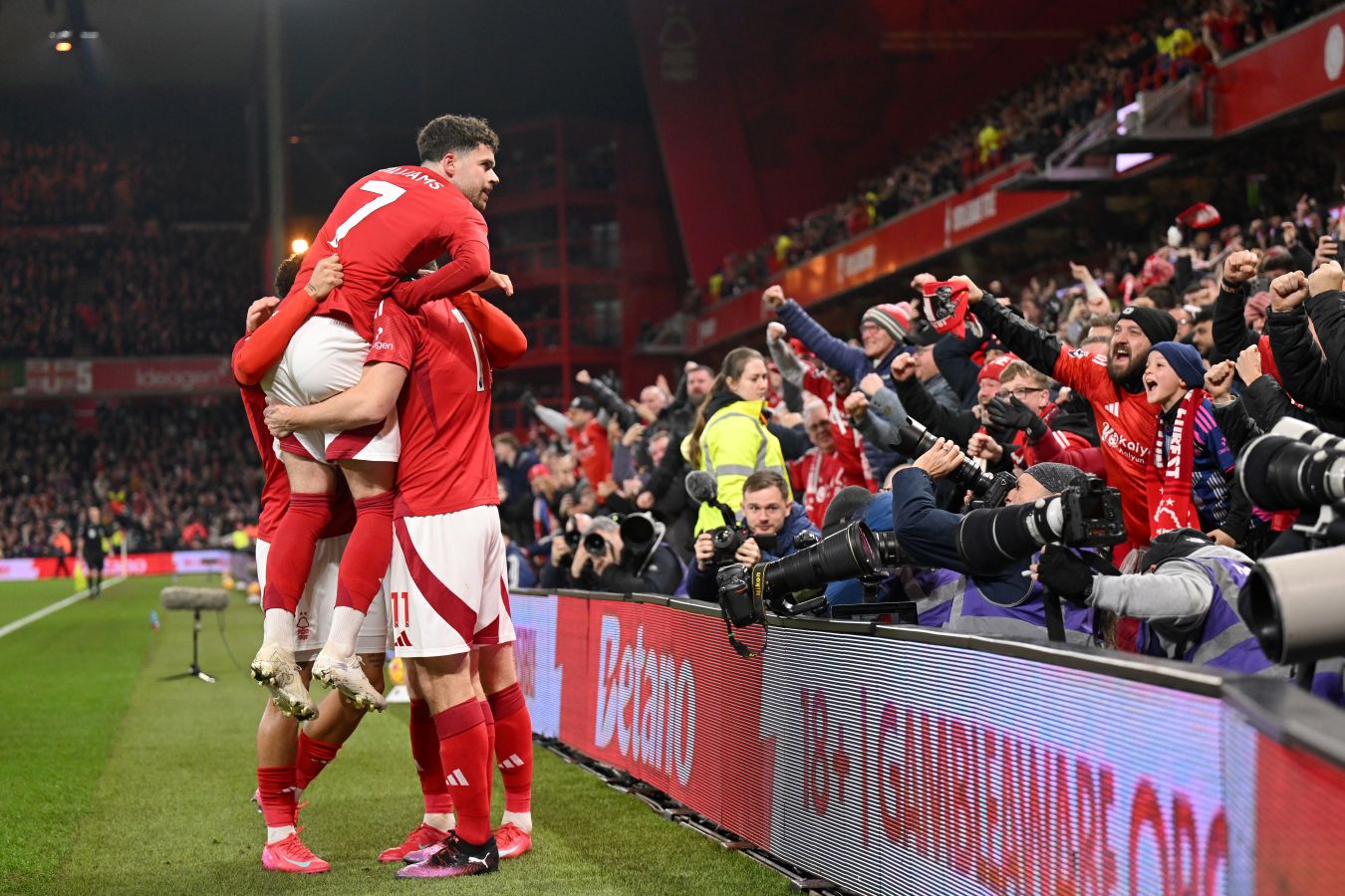 «Ноттингем Форест» уволил третьего тренера за сезон