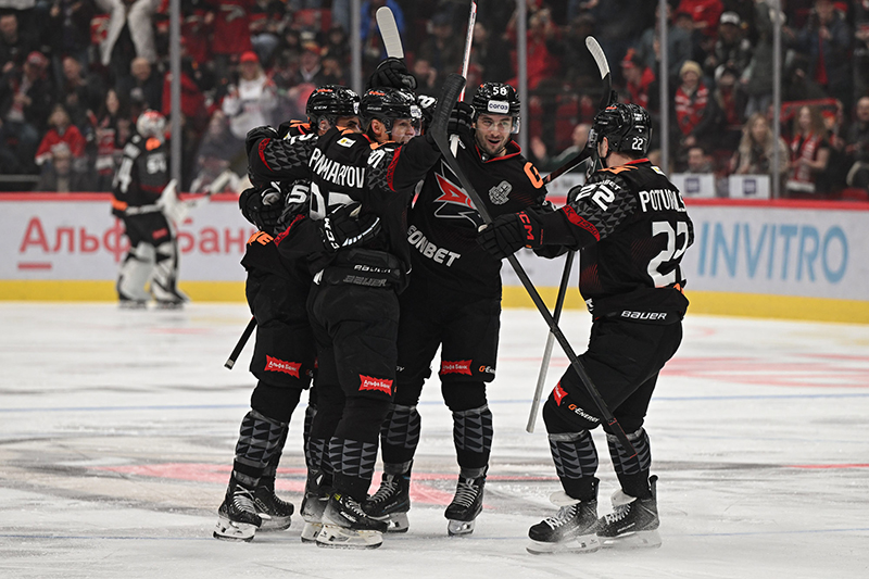 Еще три команды прошли во второй раунд плей-офф КХЛ