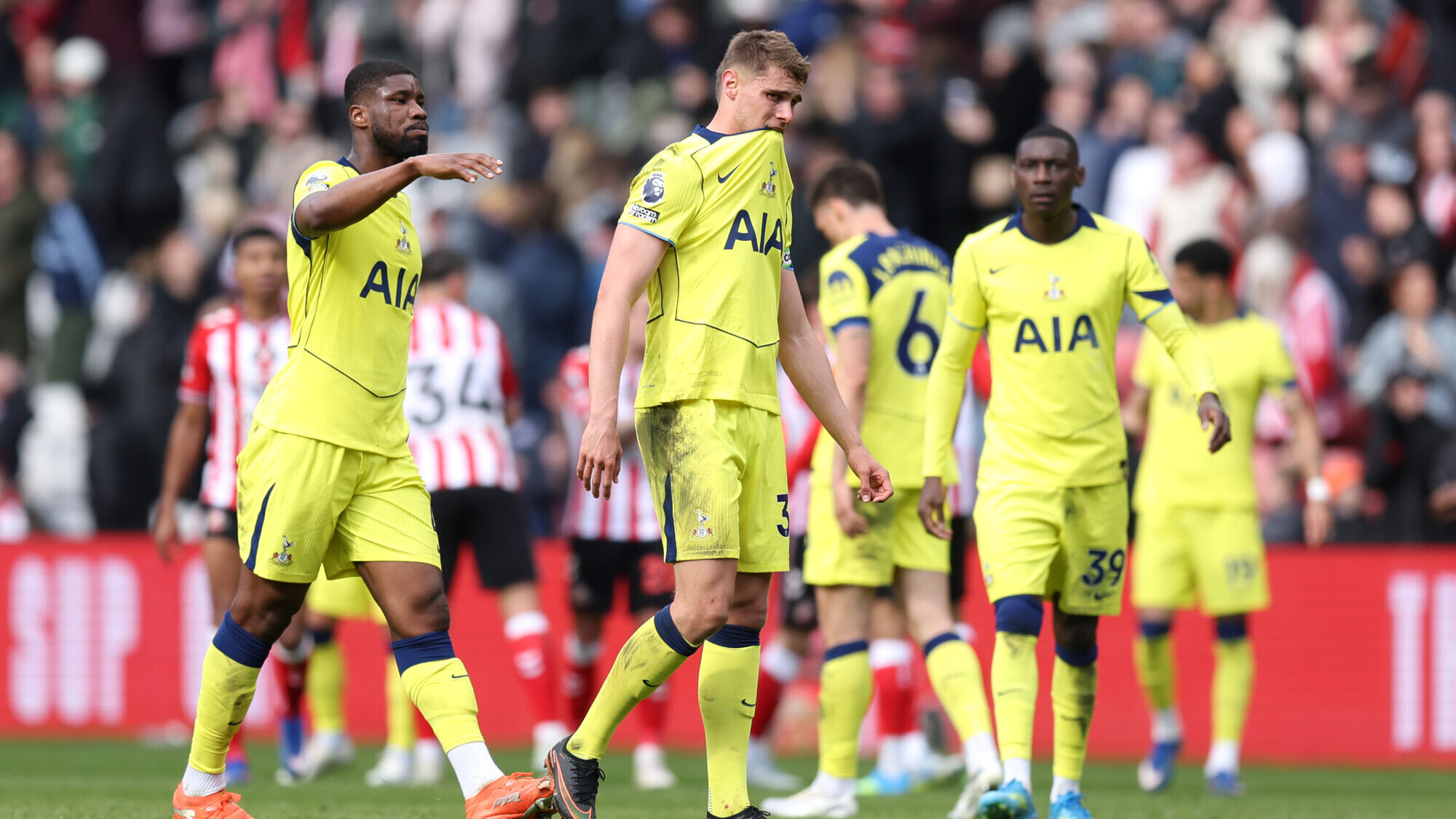 «Тоттенхэм» укрепился в зоне вылета АПЛ, «Арсенал» продолжает проигрывать